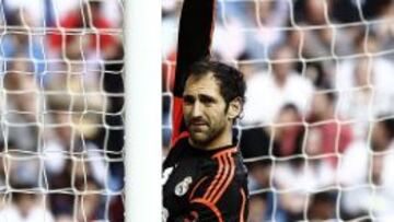 Diego López no sacó de puerta por molestias en una costilla