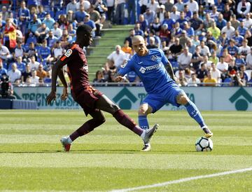 Antunes vires for the ball with Dembélé.