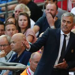 Mata convence a Mourinho, que le quiere en el United