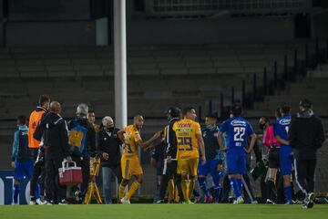 Cruz Azul y Tigres se olvidaron de la sana distancia en la 'Copa por México'