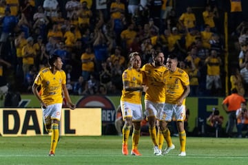 Los Felinos presentaron un cuadro alternativo, sorprendió la incorporación de André-Pierre Gignac como titular, retomó ritmo para la final regia que se jugará en las siguientes dos semanas. Morelia dejó ir una ventaja de dos goles en dos ocasiones, al final se salvaron de la derrota pero, su entrenador Javier Torrente, resaltó la entrega de su club.