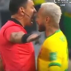 ¡Empujón! Los dos duros cruces entre Neymar y el juez Tobar
