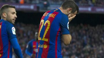 Aleix Vidal, casi emocionado después de marcar su gol a Las Palmas.