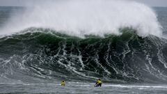 La ola de La Vaca rompiendo en el pasado evento de La Vaca Gigante, el campeonato de Espa&ntilde;a de surf de olas grandes. 