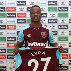 El West Ham ficha a Evra
