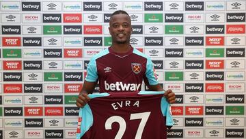 El West Ham ficha a Evra