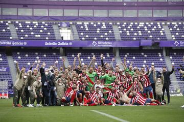 Los jugadores del Atlético de Madrid celebrando el título de campeones de LaLiga Santander después de ganar al Valladolid por 1-2