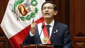 LIM01. LIMA (PER&Uacute;), 28/07/2020.- Fotograf&iacute;a cedida por la Agencia Andina y la Presidencia del Per&uacute; que muestra al presidente peruano, Mart&iacute;n Vizcarra, mientras ofrece el discurso de Fiestas Patrias en la Sesi&oacute;n Solemne en el Congreso de la Rep&uacute;blica, este martes en la ciudad de Lima (Per&uacute;). EFE/Andina/Presidencia/SOLO USO EDITORIAL/NO VENTAS