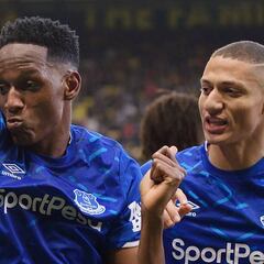 Yerry Mina marca doblete con Everton, en menos de 5 minutos