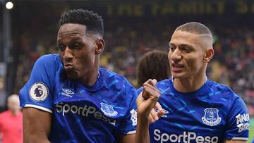 Yerry Mina marca doblete con Everton, en menos de 5 minutos