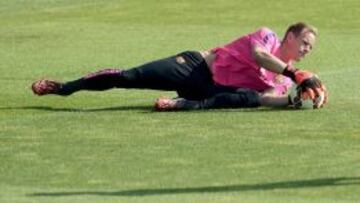 Barcelona&#039;s German goalkeeper Marc-Andre ter Stegen takes part in a training session at the Sports Center FC Barcelona Joan Gamper in Sant Joan Despi, near Barcelona, on August 5, 2014.  AFP PHOTO / JOSEP LAGO