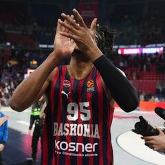 Gran partido de Chima Moneke y victoria ante el Breogán