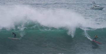 La Vaca Gigante es un campeonato de surf en espectaculares olas grandes que se celebra en la ola que rompe en los acantilados de La Cantera-Cueto, en Santander.