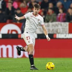 La Sub-21 ‘no le quita el ojo’ a Kike Salas y Juanlu