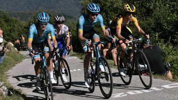 Jakob Fuglsang gana Lombardía y Remco Evenpoel sufre dura caída