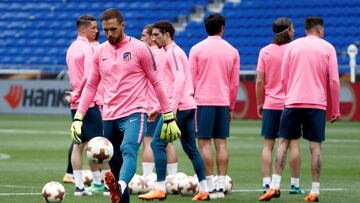 GRAF7856. LYON (FRANCIA), 15/05/2018.- El portero esloveno del Atlético de Madrid, Jan Oblak , durante el entrenamiento del equipo en el Estadio Parc Olympique Lyonnais, para preparar la Final de la Liga Europa que se disputa mañana frente a