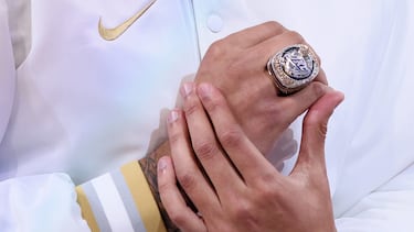 Detalle de la joya de Jaylin Williams.