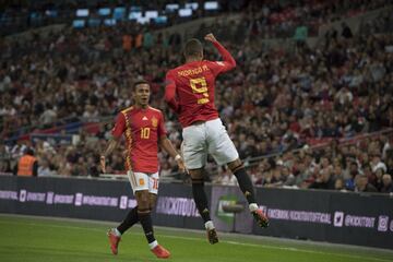 1-2. Rodrigo celebró el segundo gol.