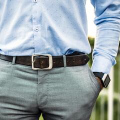 Si siempre caminas con las manos en los bolsillos, la psicología dice que probablemente tienes estos rasgos comunes