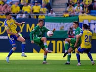 Cádiz y Racing se midieron en el Nuevo Mirandilla.