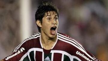 <b>ÍDOLO TRICOLOR.</b> El zurdo argentino es aclamado por la afición del Fluminense, que ahora le tendrá que ver en la distancia.