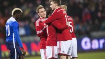 Bendtner marcó un hat-trick ante Estados Unidos.