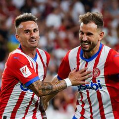 Sevilla colista, Girona segundo