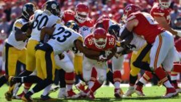 Charcandrick West tuvo una actuación destacada anotando un touchdown y haciendo daño por tierra a la defensa de Pittsburgh.
