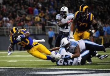 Tennessee Titans-St. Louis Rams. Zac Stacy (30).
