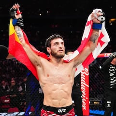 Aleksandre Topuria: “¿Top 15? Con el calibre de pelea que es, puede ser”