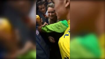 Froome le ayuda a proponer matrimonio a un fan