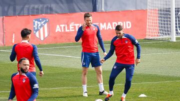 El Atl¨¦tico, en la ¨²ltima sesi¨®n en el Cerro antes de recibir al Barcelona.
