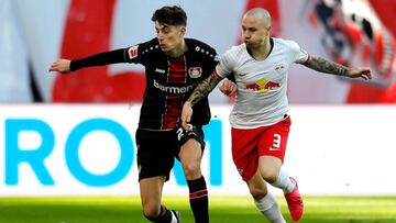 Leipzig (Germany), 01/03/2020.- Leipzig's Jose Angelino (R) in action against Leverkusen's Kai Havertz (L) during the German Bundesliga soccer match between RB Leipzig and Bayer 04 Leverkusen in Leipzig, Germany, 01 March 2020. (Alemania) EFE/EP