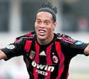 Berlusconi a Ronaldinho: "Jura que serás profesional"