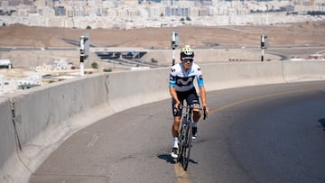 Aular, entrenando en Omán antes de su debut con el Movistar