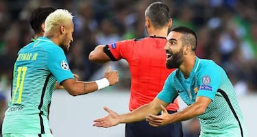 El Barça rectifica a tiempo