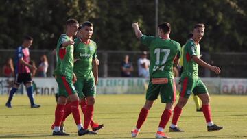 Dani Torres entrena aunque sabe que no cuenta para el club
