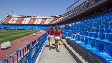 Atlético Madrid fans find a new use for their old Calderón seats