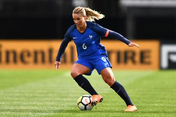 Amandine Henry is one of several French players to have fallen out with head coach Corinne Diacre. 
