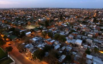 Vista aerea de La Granada, el barrio pobre situado al lado del lugar donde Messi y Antonella se casarán el día 30 de junio en su lugar natal Rosario, en la provincia de Santa Fe, Argentina.