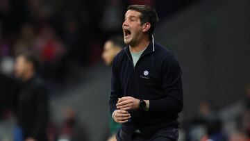 Soccer Football - UEFA Champions League - Atletico Madrid v Inter Milan - Riyadh Air Metropolitano, Madrid, Spain - November 26, 2025 Inter Milan coach Cristian Chivu reacts REUTERS/Violeta Santos Moura