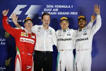 Nico Rosberg seguido por Lewis Hamilton y Kimi Raikkonen.