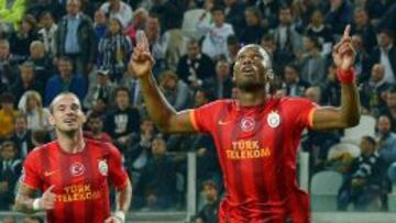 Drogba, jugador del Galatasaray, celebra uno de sus dos goles.