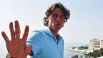 <b>5.000. </b>La mano abierta de Nadal, en el Village del Montecarlo Country Club, puede simbolizar lo que aguarda en primavera al número uno: la defensa de 5.000 puntos ATP.