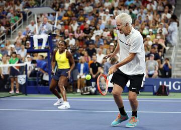 John McEnroe y Coco Gauff.