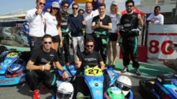 Alonso espera a McLaren compitiendo en karts en Dubái