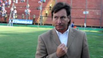 Díaz asumirá su 13° club como entrenador.