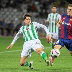 El Milan insiste con Miranda