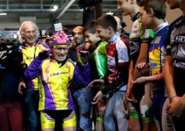 El ciclista francés de 105 años que bate el récord de la hora