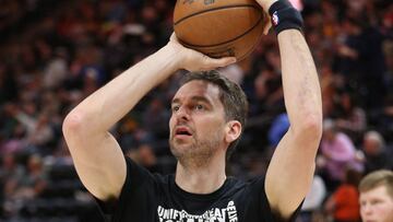 Pau, durante un calentamiento con los Spurs